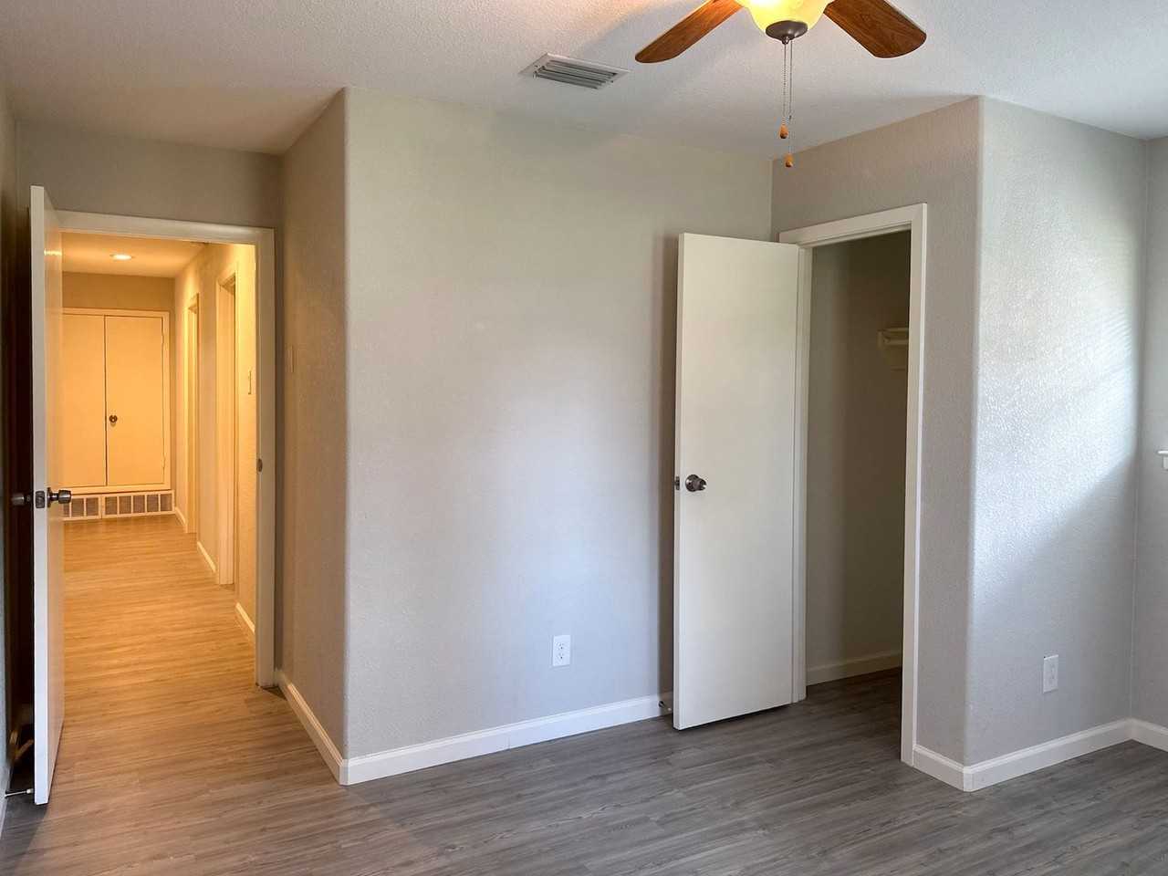 55031 Sandy Cir - Photo 4 of 37