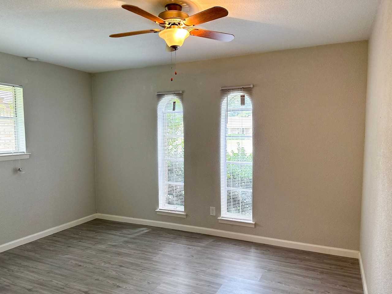 55031 Sandy Cir - Photo 5 of 37