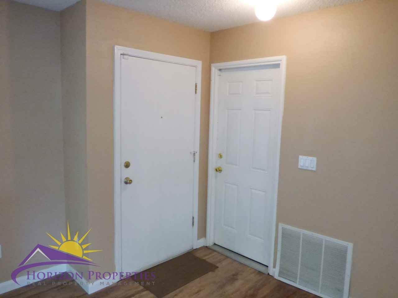 7928 Garry Oak Dr - Photo 4 of 32