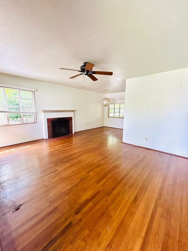 427 Palomar Ave - Photo 3 of 18