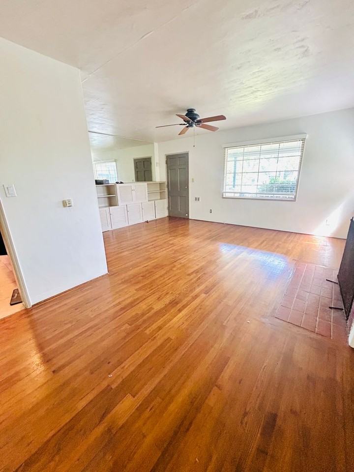 427 Palomar Ave - Photo 4 of 18