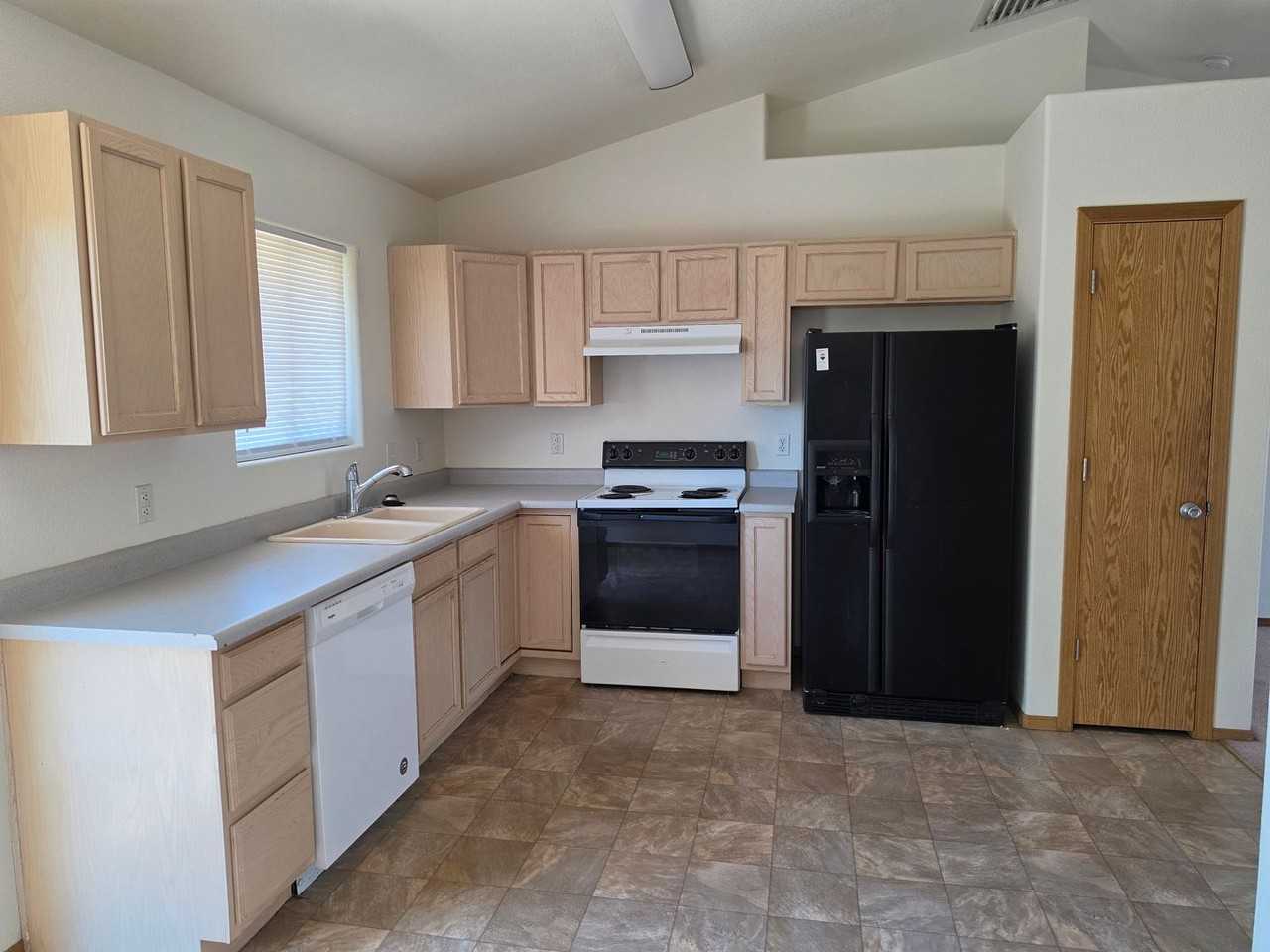 2302 South Dr - Photo 2 of 14