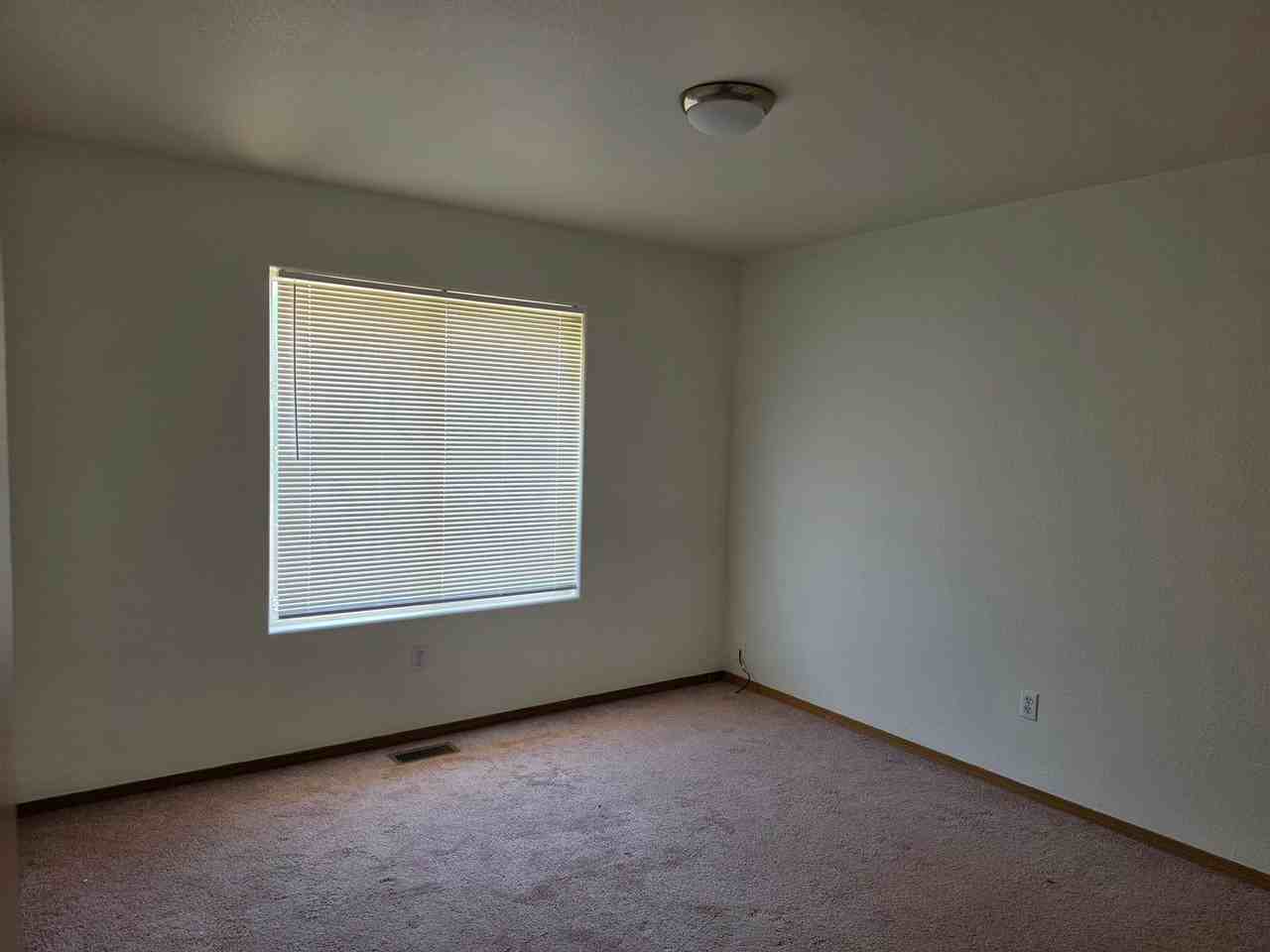 2302 South Dr - Photo 4 of 14