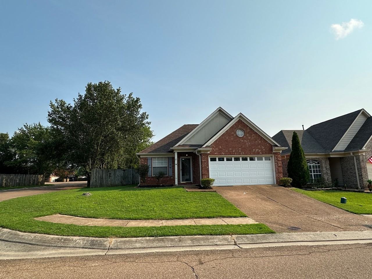 1098 Breezy Valley Dr - Photo 2 of 17