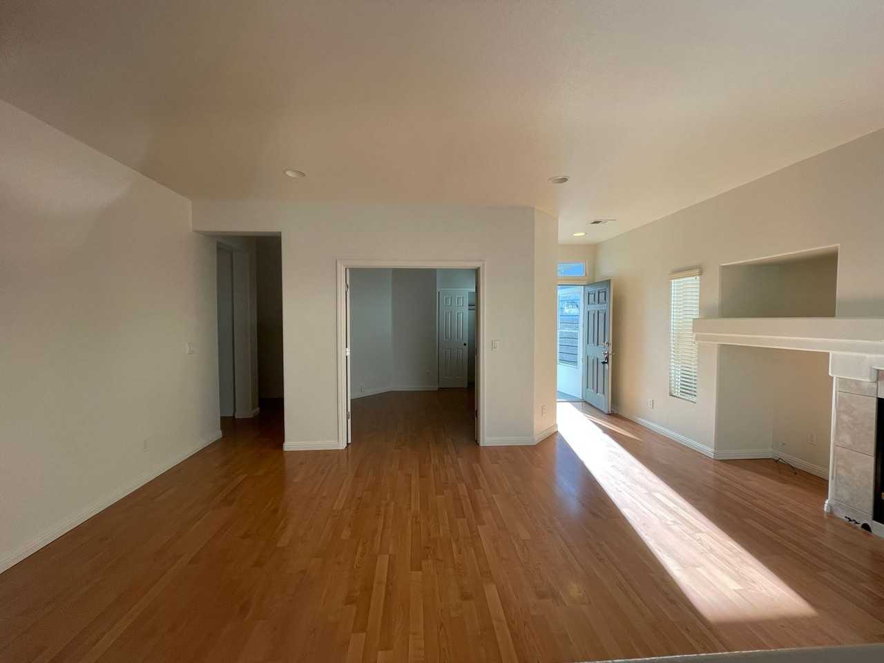 5358 Desert Peach Dr - Photo 6 of 16