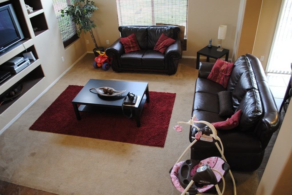 5401 W Grove St - Photo 2 of 9
