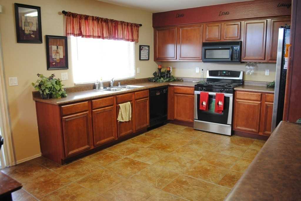 5401 W Grove St - Photo 4 of 9