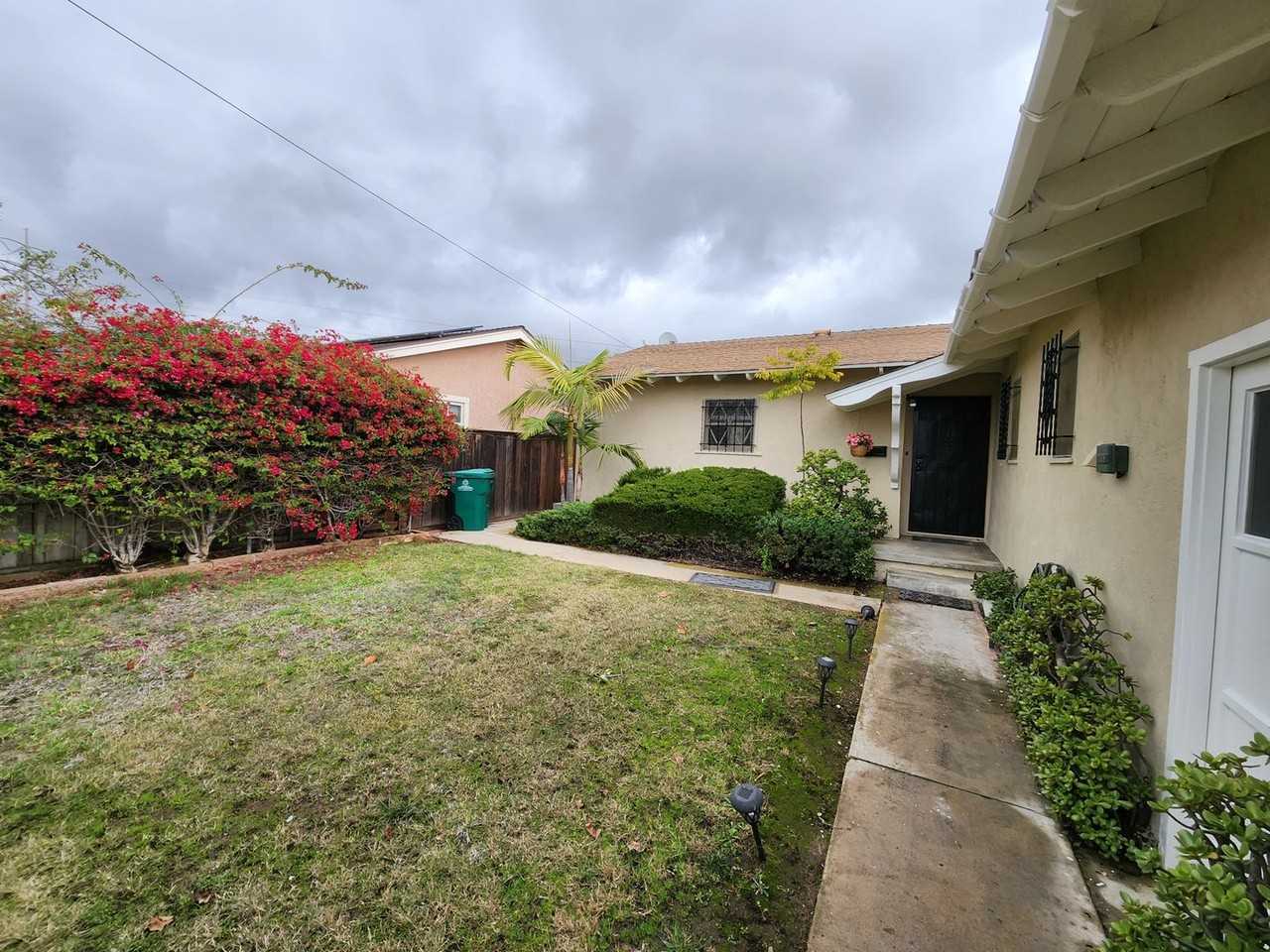 2609 Elyssee St - Photo 2 of 12