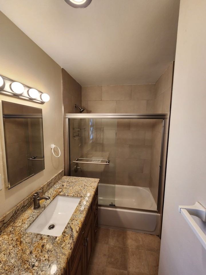 2609 Elyssee St - Photo 6 of 12