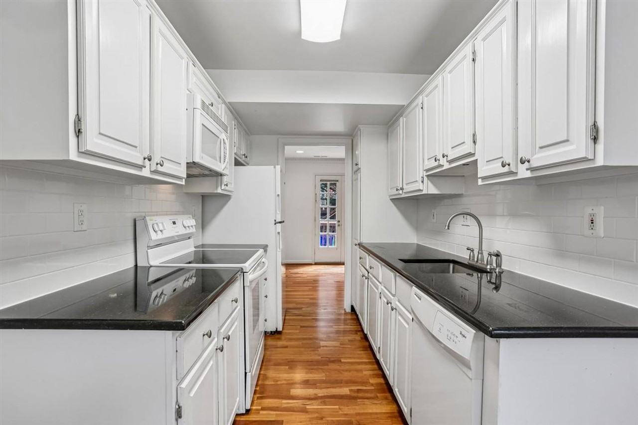 4930 Bradley Blvd - Photo 6 of 44