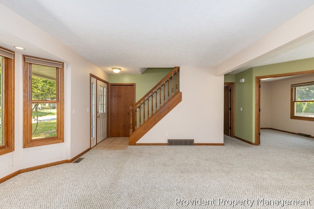 1030 73rd St Se - Photo 5 of 38