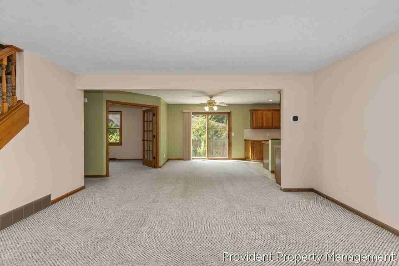 1030 73rd St Se - Photo 6 of 38