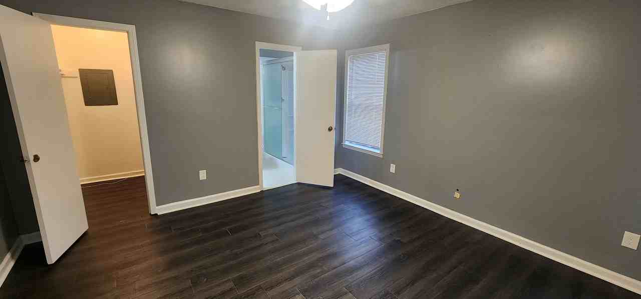 1007 N Roselawn Dr - Photo 3 of 7