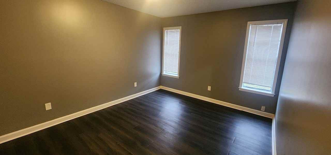 1007 N Roselawn Dr - Photo 6 of 7