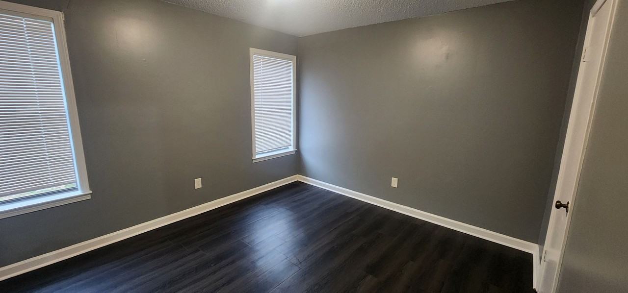 1007 N Roselawn Dr - Photo 7 of 7