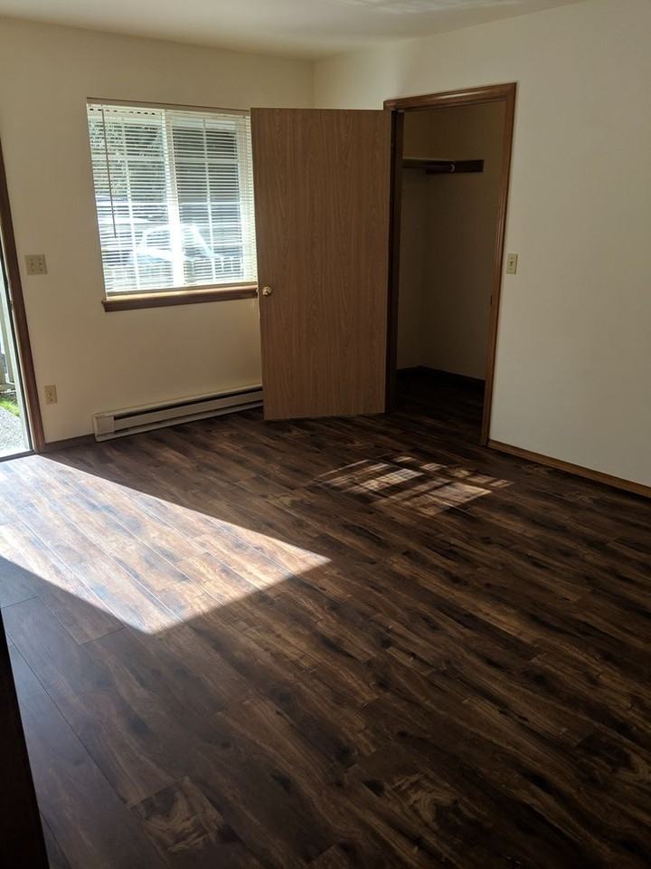3331 Northwest Ave - Photo 4 of 9
