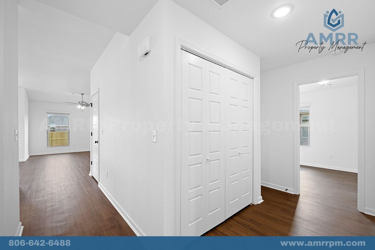 201 Sw Vicki St - Photo 4 of 14