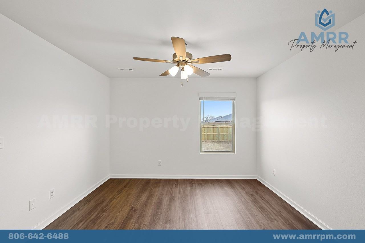 201 Sw Vicki St - Photo 7 of 14
