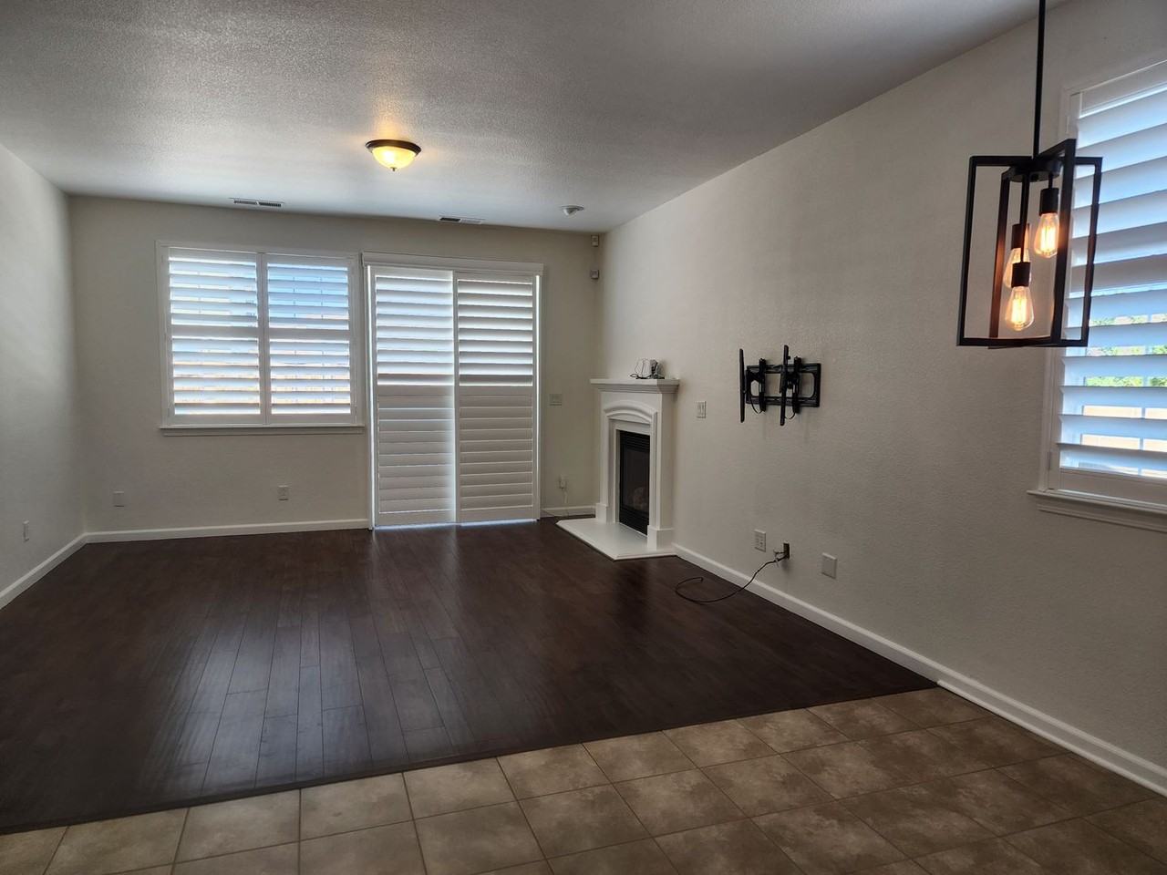 1086 Silver Coyote Dr - Photo 3 of 20