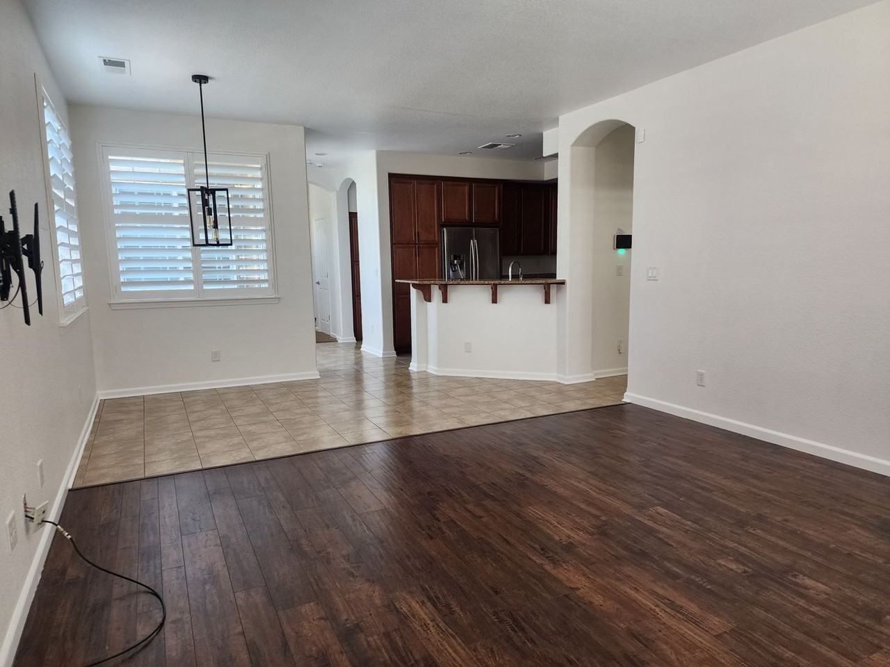 1086 Silver Coyote Dr - Photo 4 of 20