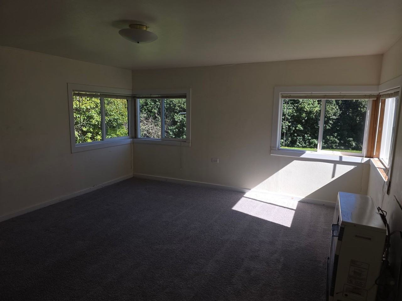 1804 Northcrest Dr - Photo 4 of 9