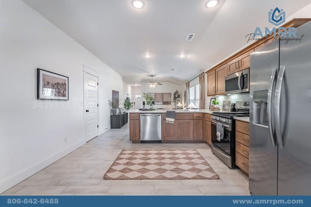 824 S Sparrow St - Photo 7 of 21