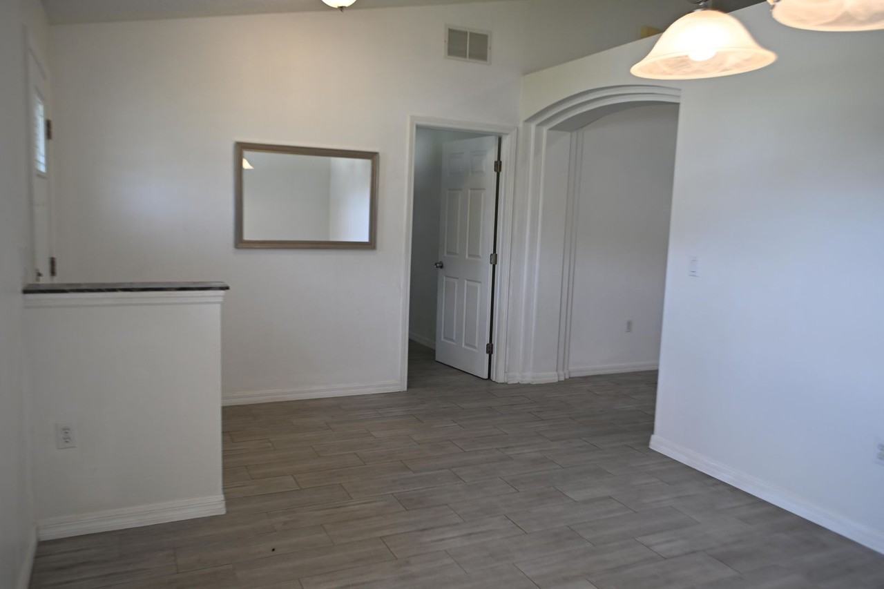 41 Buffalo Bill Dr - Photo 3 of 24