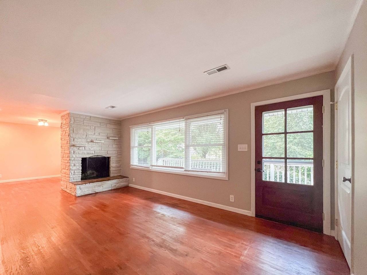 1715 Tonalea Rd - Photo 4 of 24
