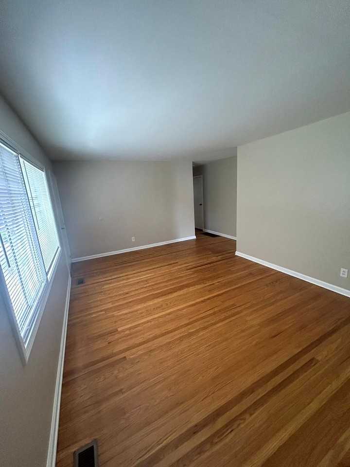 9800 Orlandi Ct - Photo 3 of 16