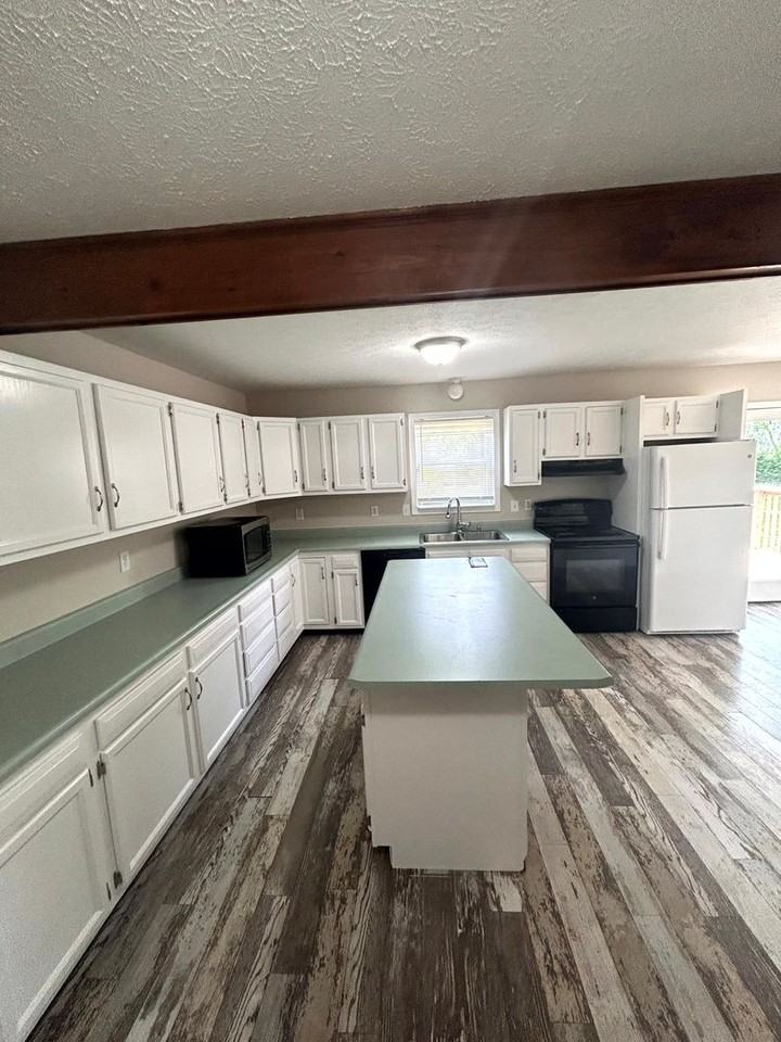 9800 Orlandi Ct - Photo 6 of 16