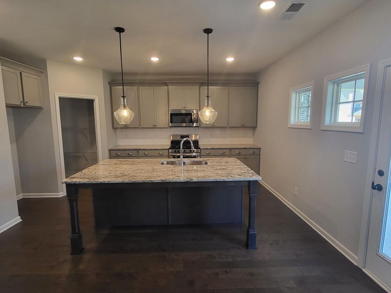 227 Haverford Dr - Photo 3 of 14