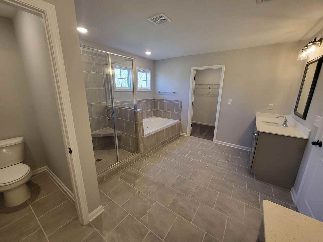 227 Haverford Dr - Photo 5 of 14