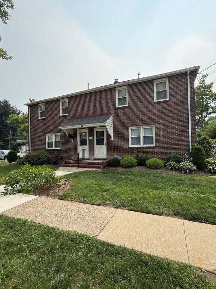 212 Manheim Ave