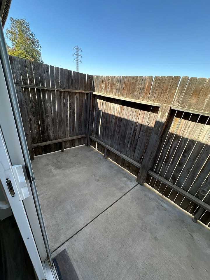 3835 Pine Meadow Drive Bakersfield, CA 93308 - Photo 6 of 14