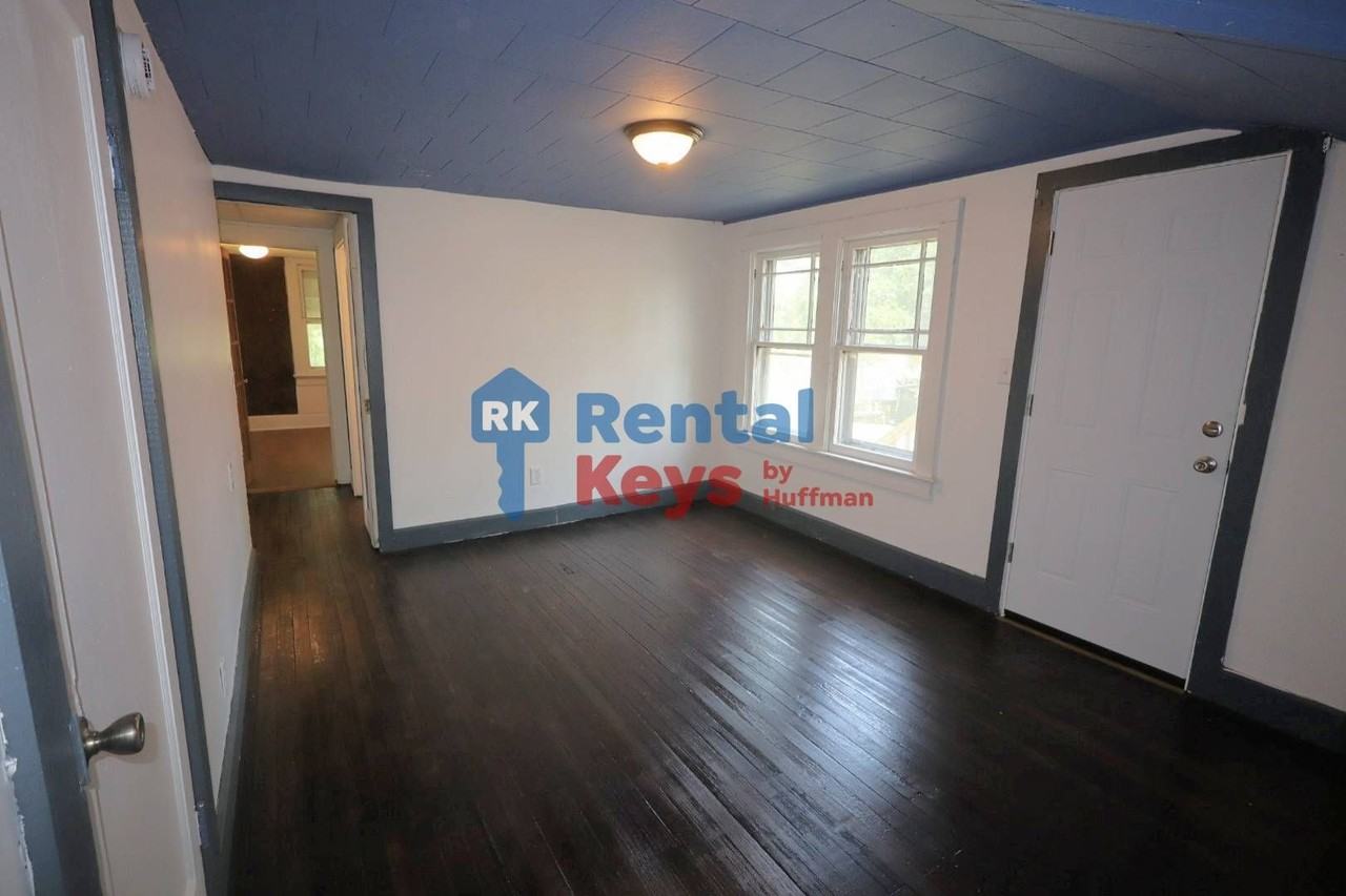 2600 N Heidelbach Ave - Photo 2 of 26