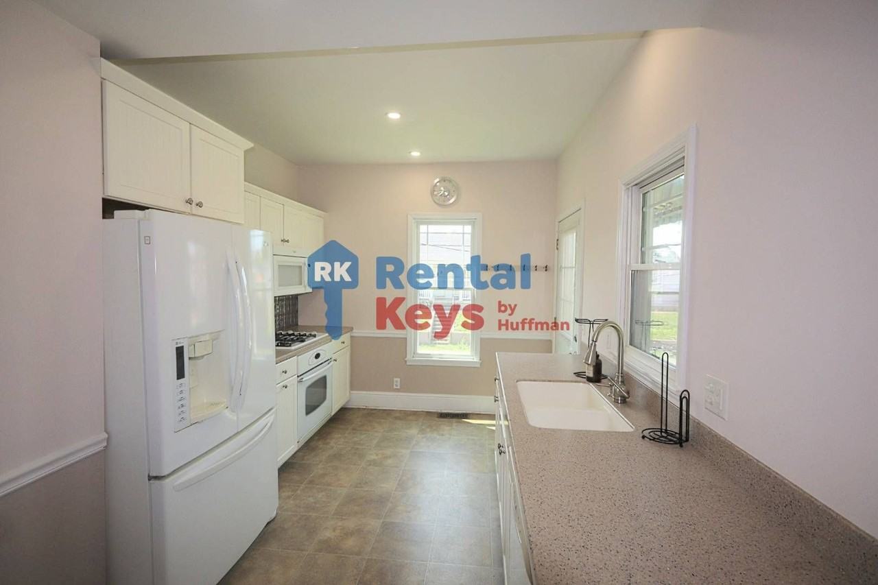 2600 N Heidelbach Ave - Photo 4 of 26