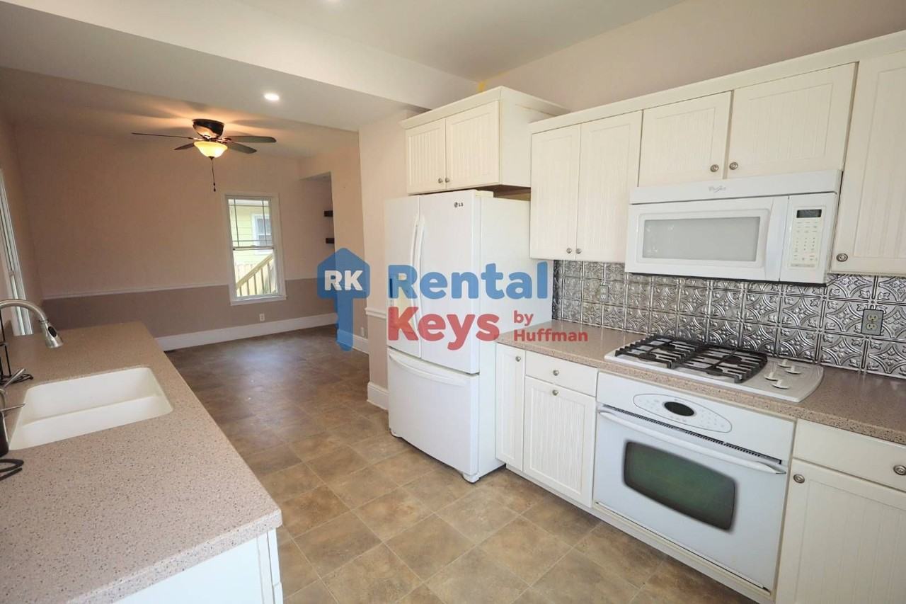 2600 N Heidelbach Ave - Photo 6 of 26