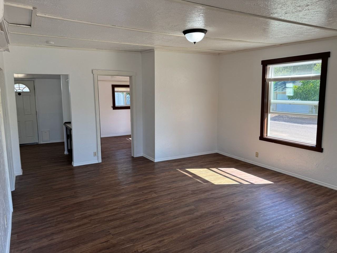 1606 Ash Ave - Photo 3 of 28