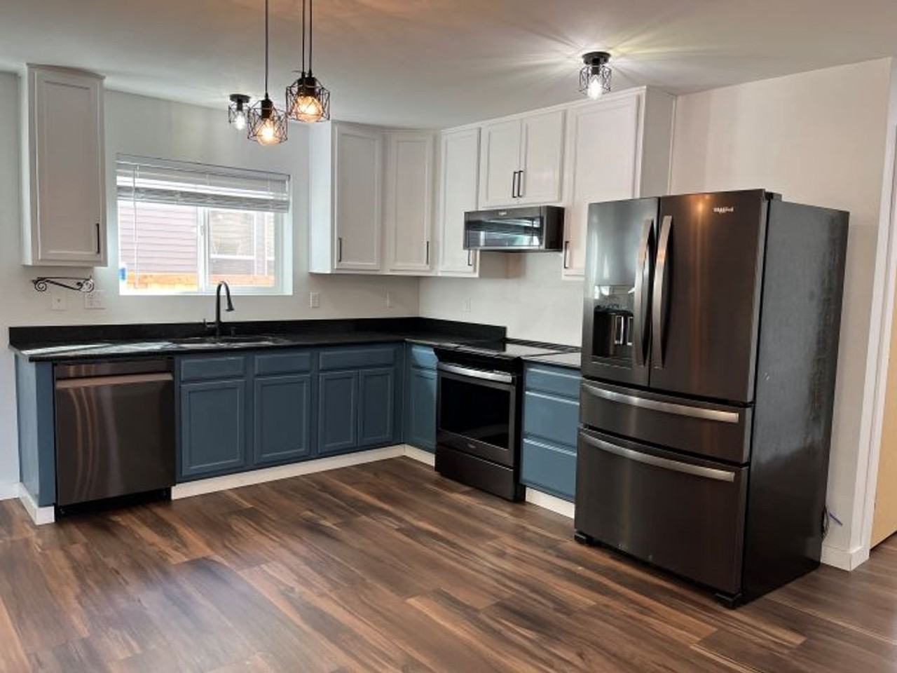 1458 Brackenridge Ave - Photo 4 of 19