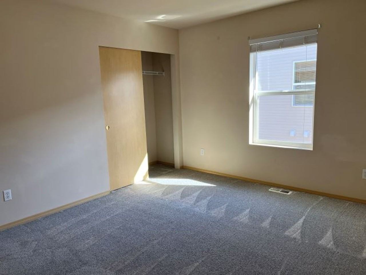 1458 Brackenridge Ave - Photo 6 of 19