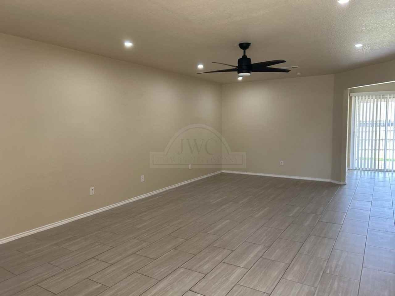 2611 Littlewood Dr - Photo 2 of 15
