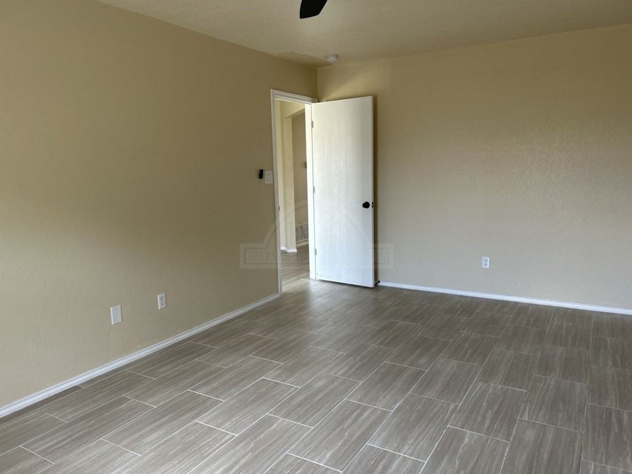 2611 Littlewood Dr - Photo 6 of 15