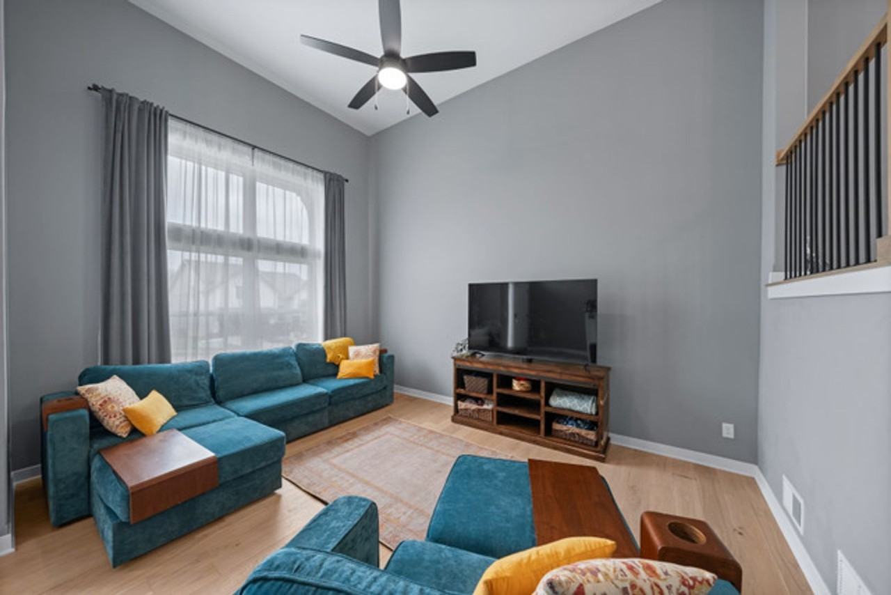 16083 Ryan Cir - Photo 3 of 27