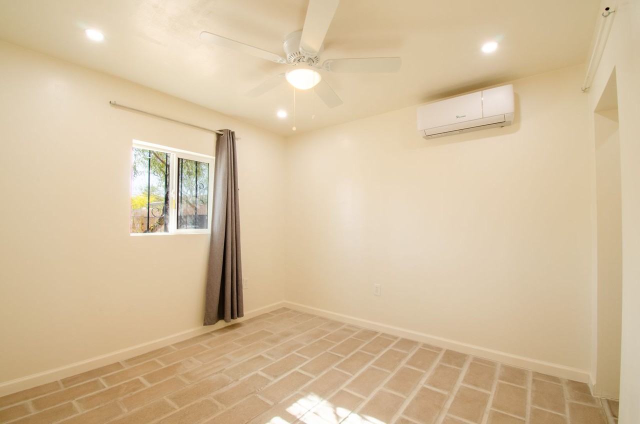 1921 N Park Ave - Photo 2 of 19