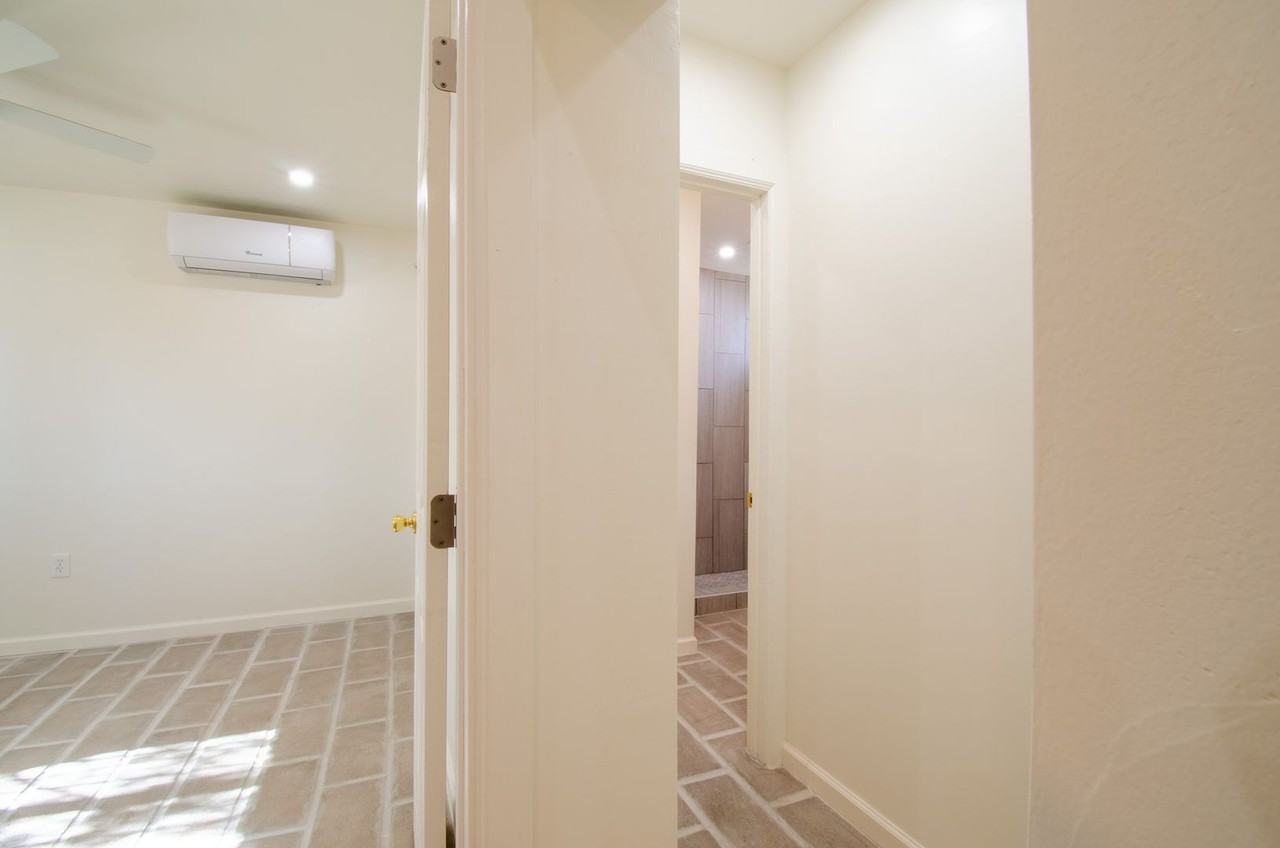 1921 N Park Ave - Photo 3 of 19