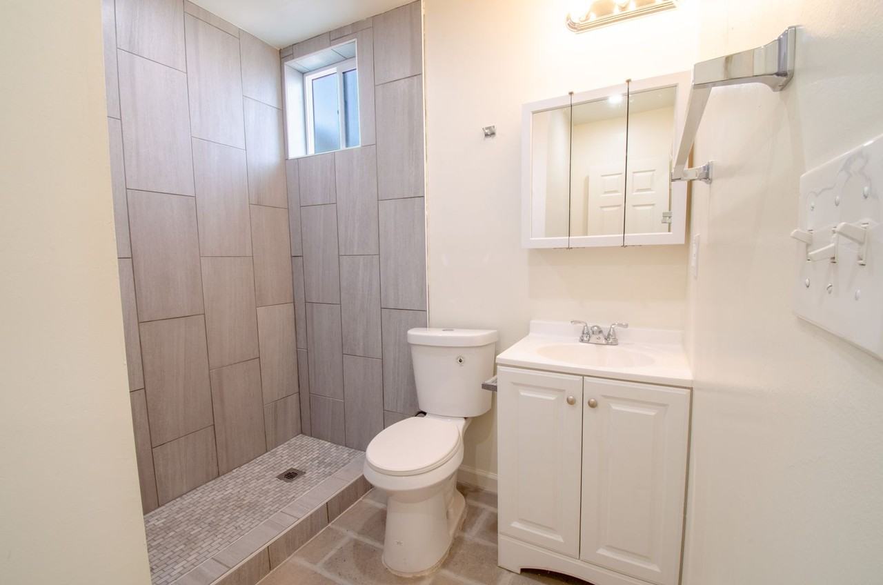 1921 N Park Ave - Photo 4 of 19