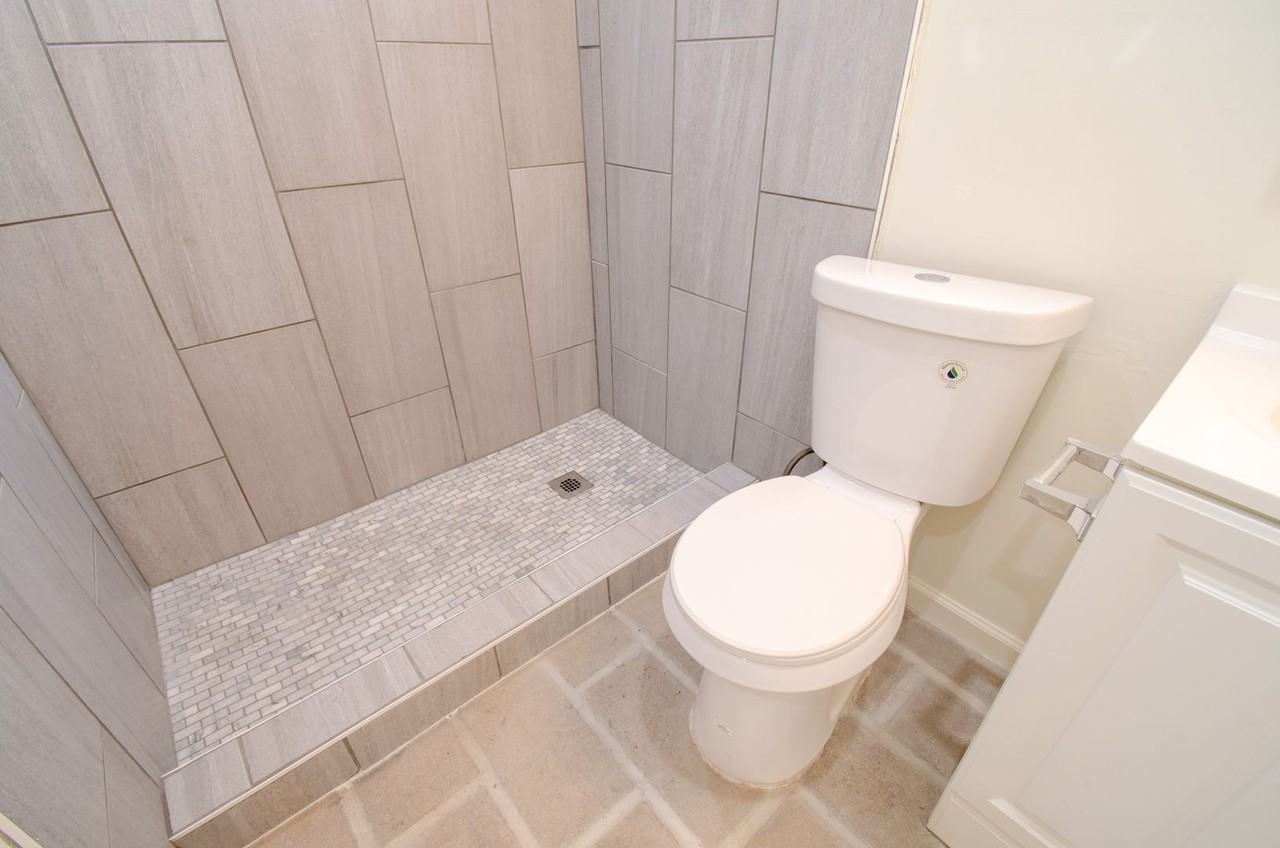 1921 N Park Ave - Photo 5 of 19