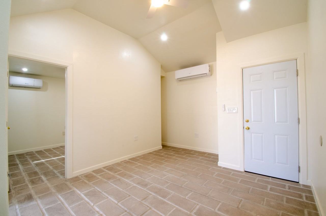 1921 N Park Ave - Photo 6 of 19