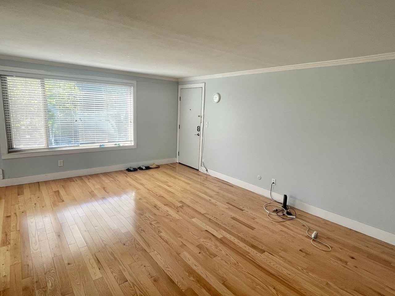 4451 Woodland Park Ave N #5 - Photo 3 of 18