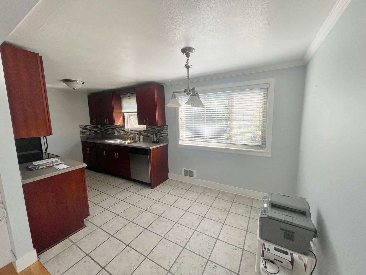 4451 Woodland Park Ave N #5 - Photo 4 of 18